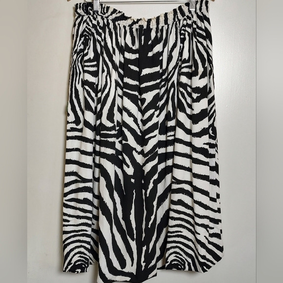 Zebra Print Wrinkled Rich Denim Jacket and Skirt Set By Gene Ewing For Bis Woman - Picture 10 of 15